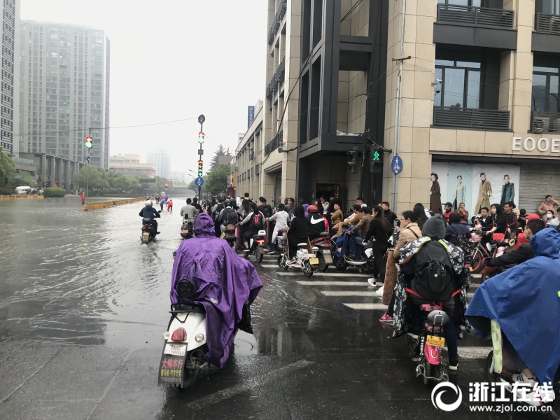 黑人大鷄巴XXX高湖电影