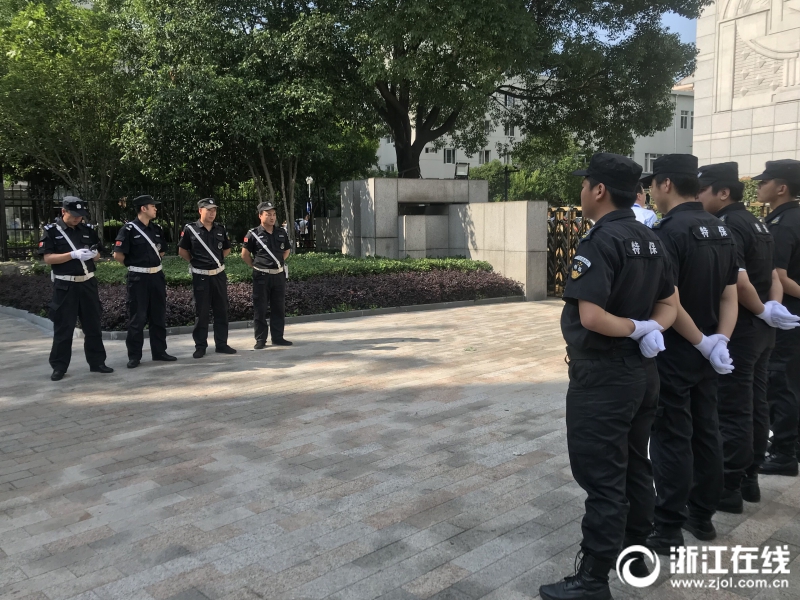 爽  快 深点男同