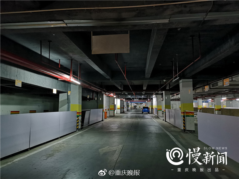 美女厕所偷拍