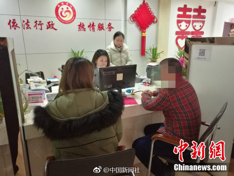 在情趣店上班被爆cao翻了