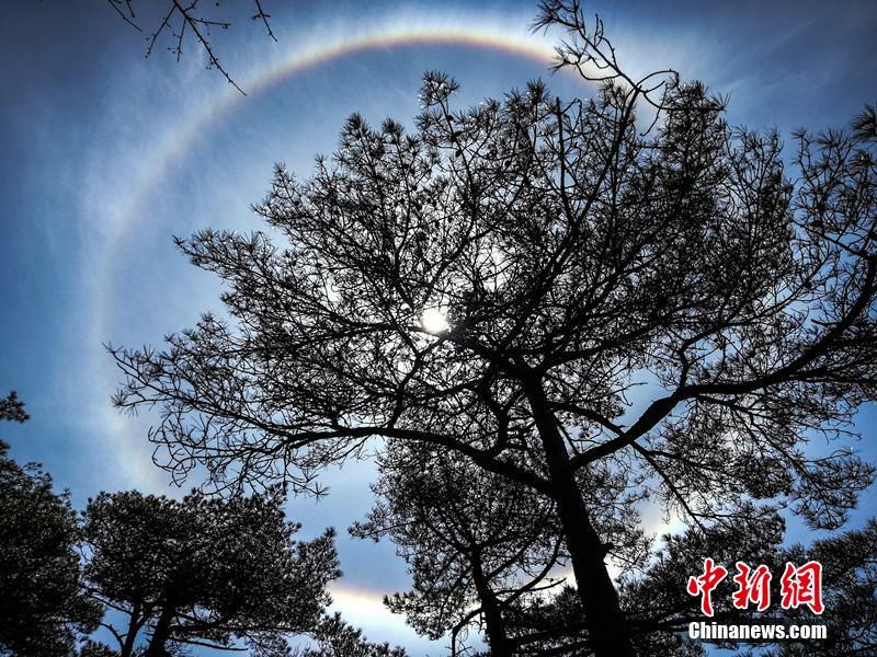 连体衣色情片