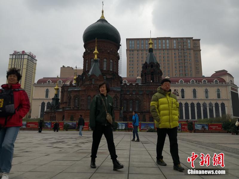 金州拉文！库里今日圆梦完成空接暴扣