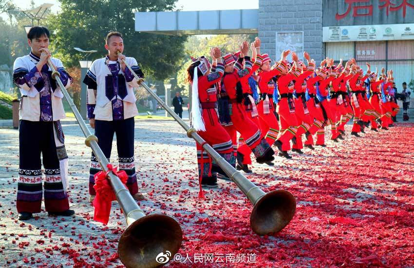 美女全裸