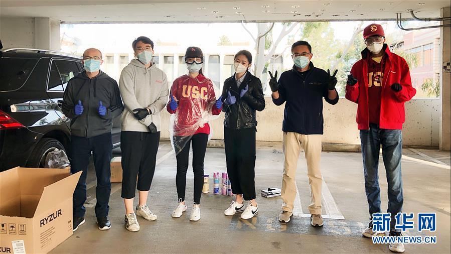 女人扒开腿秘 让男人桶国产网红