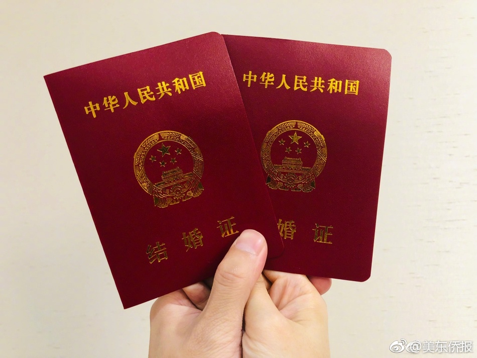 动漫人物扒开腿狂 触手