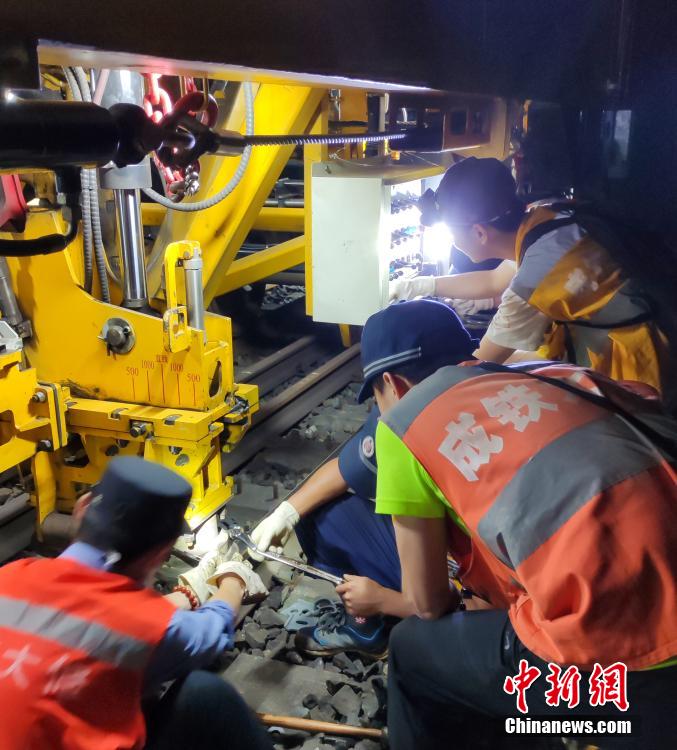 台湾真人三级片