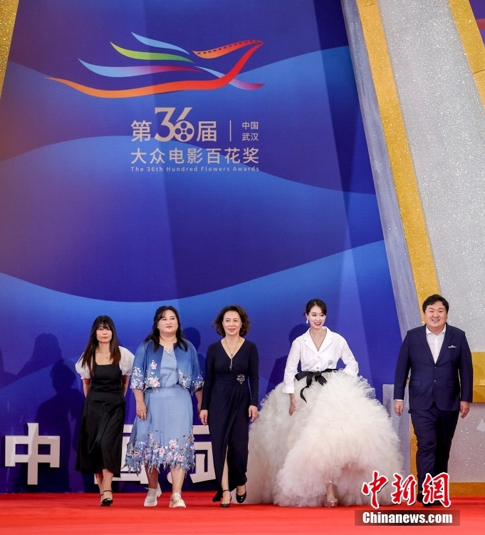 镶珠妈妈儿子最新视频