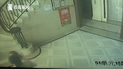 学插花亲近自然，提篮春光回家