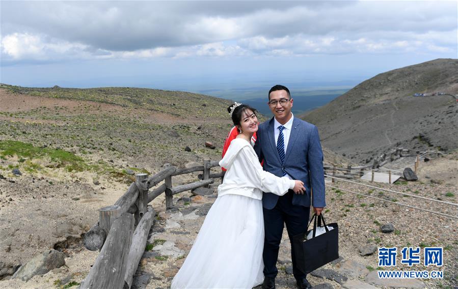 窄裙女教师 波多野结衣