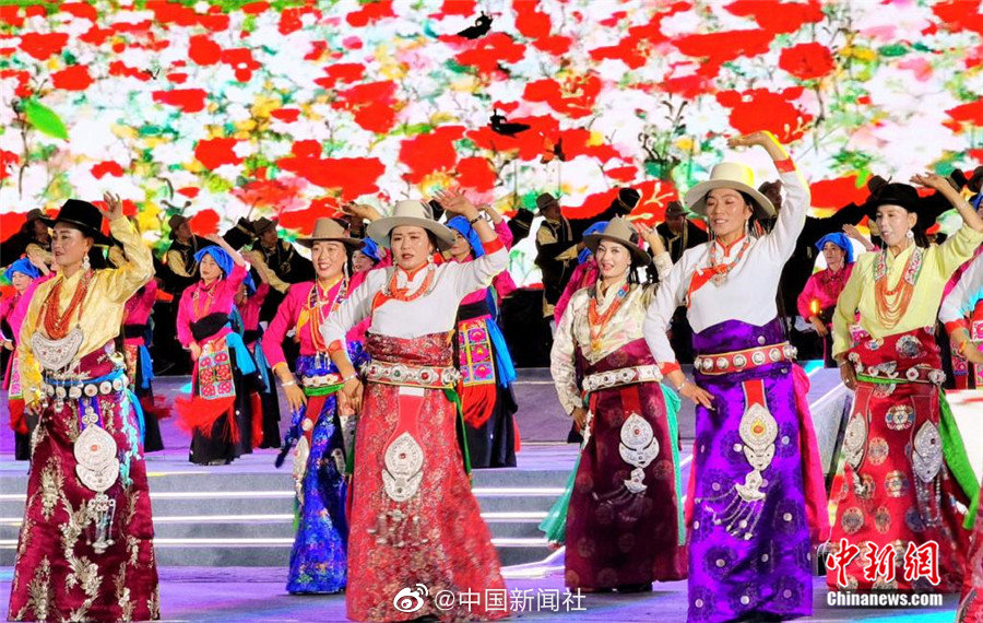 美女扒开腿让男人桶