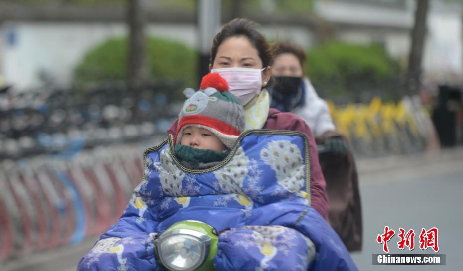 汤姆叔叔桃红色温馨提示语
