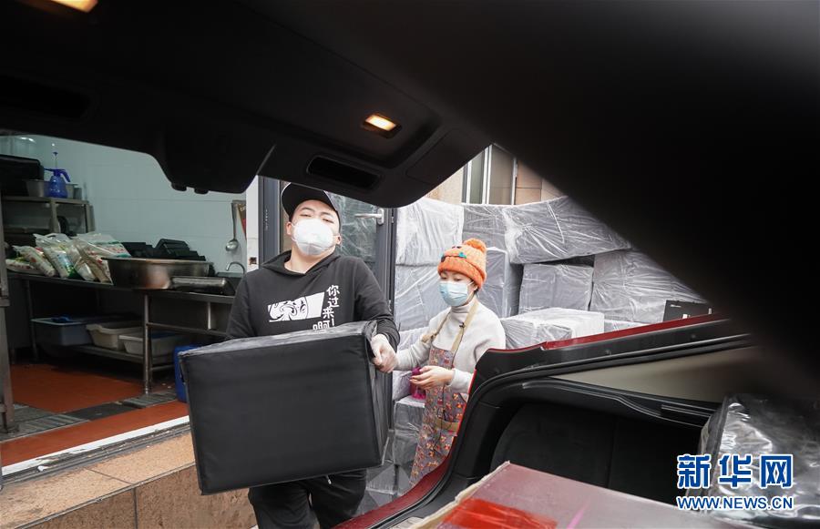 宝贝腿开大点我添添你下边美国