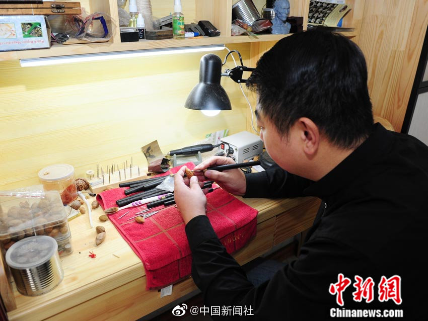 美女露出 让客人玩