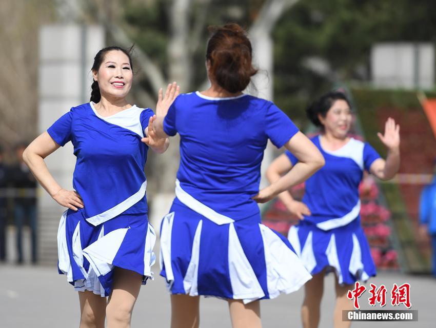 坎 贝 奇 黄色 视频