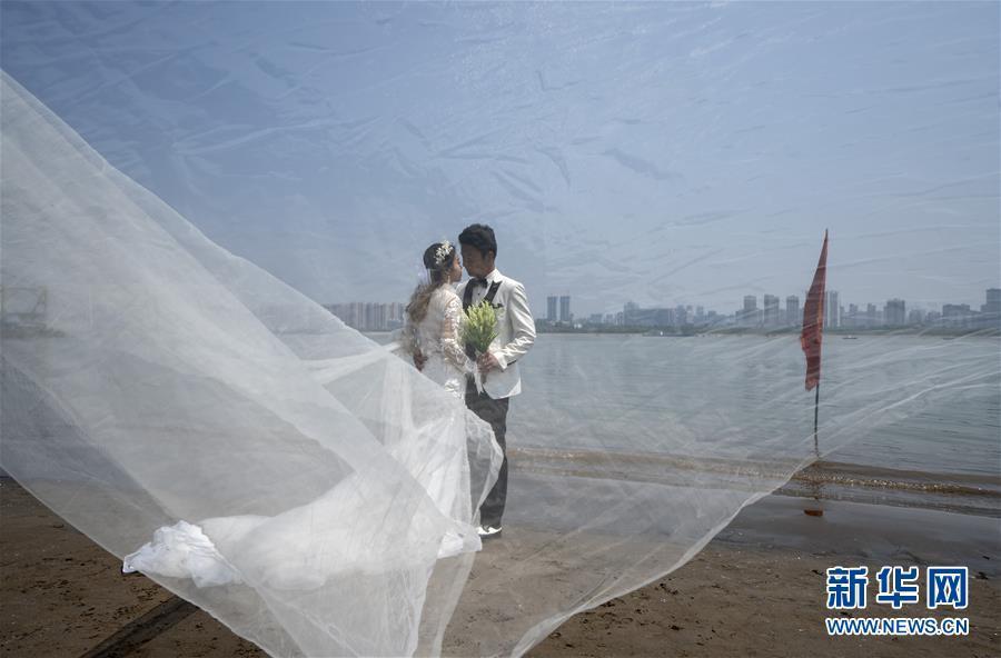 四月婚纱照_偷星三月四月婚纱照