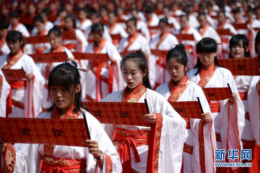 护士脱了精光让人吃秘 奶