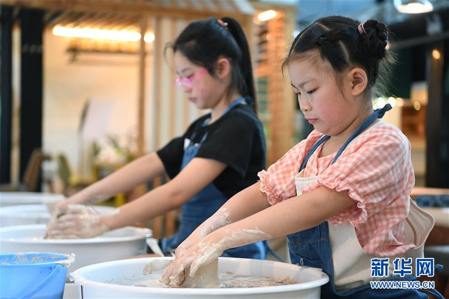 蚂蚁庄园4月7日答案 为避免饺子沾皮煮饺子时能够加少数食盐仍是淀粉