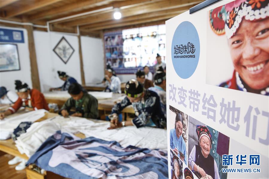 女澡堂偷拍一区二区
