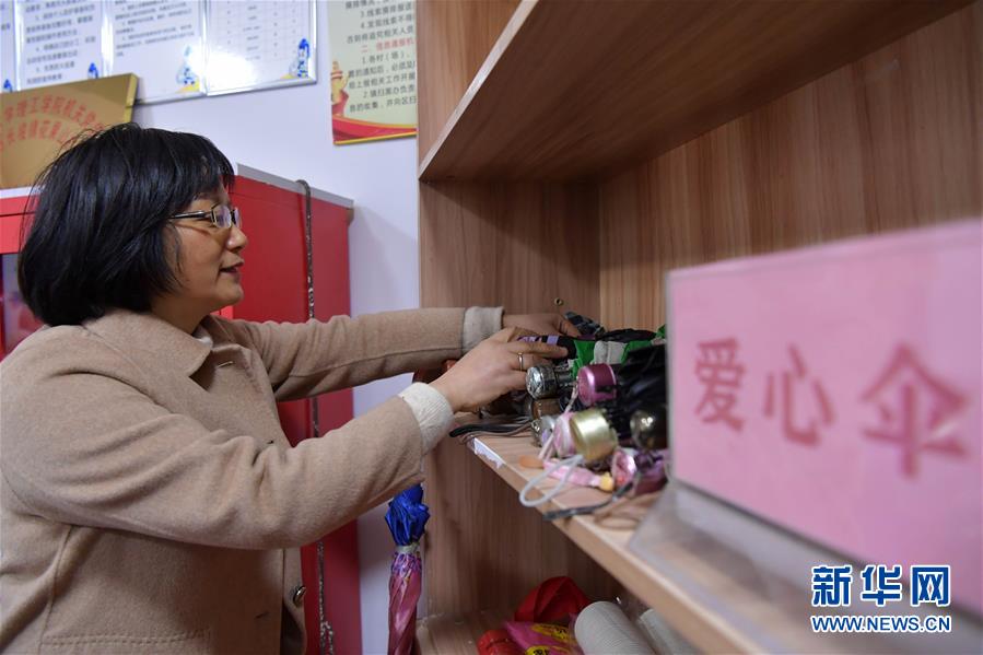 动漫美女被 羞羞产奶图片