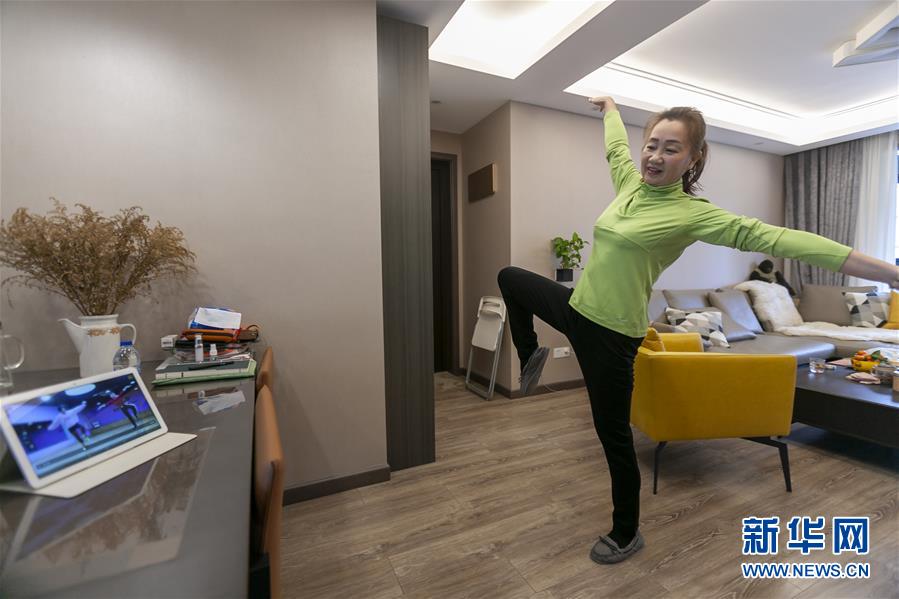 美女被艹网站