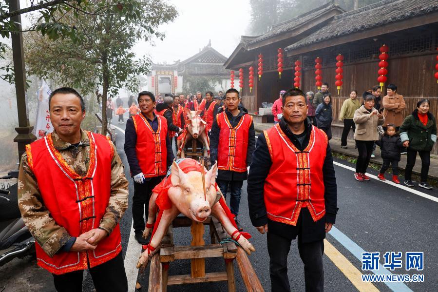 将手脚绑上刷子刷尿孔文章