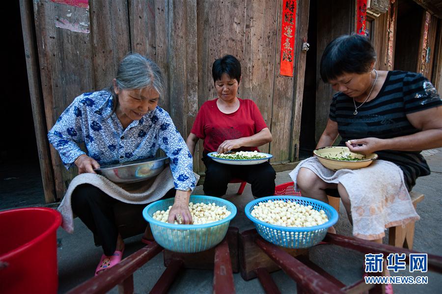 免费黄色欧美三级片
