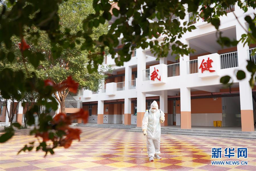 偷拍按摩的老女人Chinese