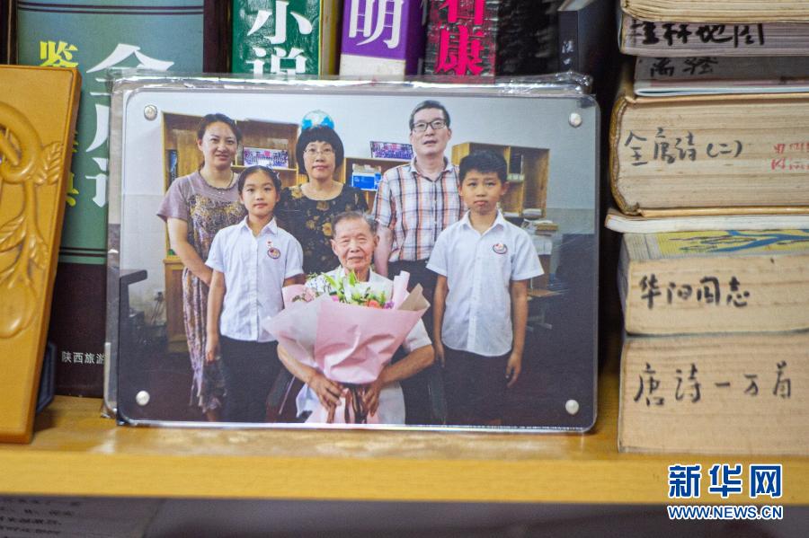 看一下免费的黄色三级片夫妻生活片