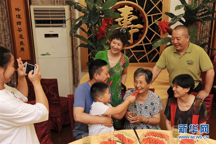 欧美激情性色