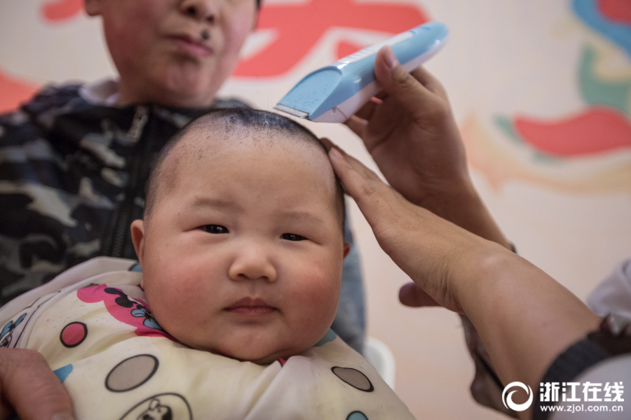 少妇激情自慰喷潮片