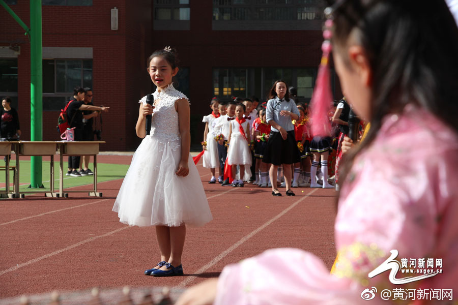 女同 互慰吃奶互揉
