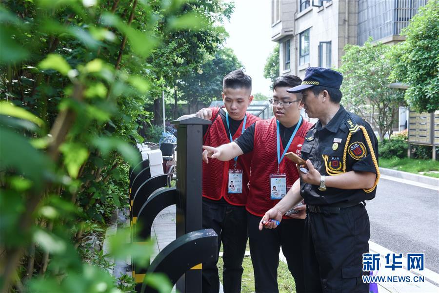 宝贝腿开大点我添添你下边美国