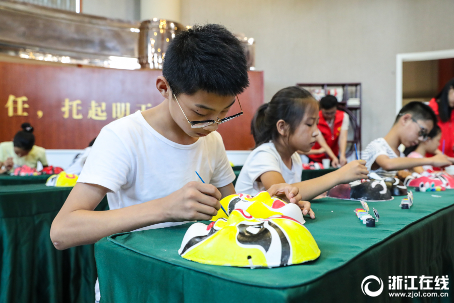 老师脱 让学生摸 小说