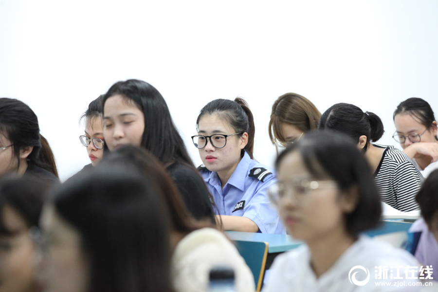 操中国胖女人屄