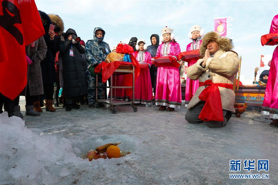 女仆扒开 让客人玩中国
