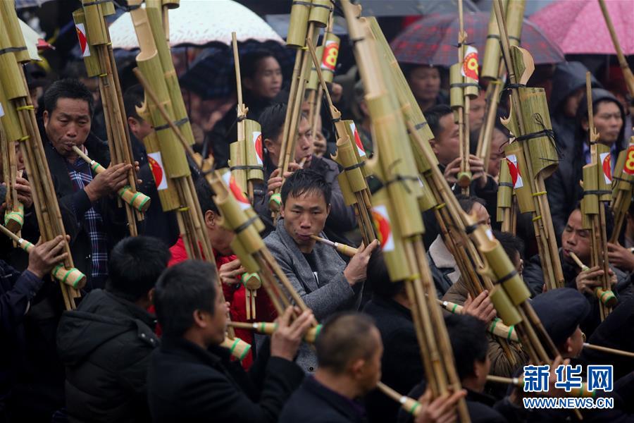 中国少妇狂情兔费三级片