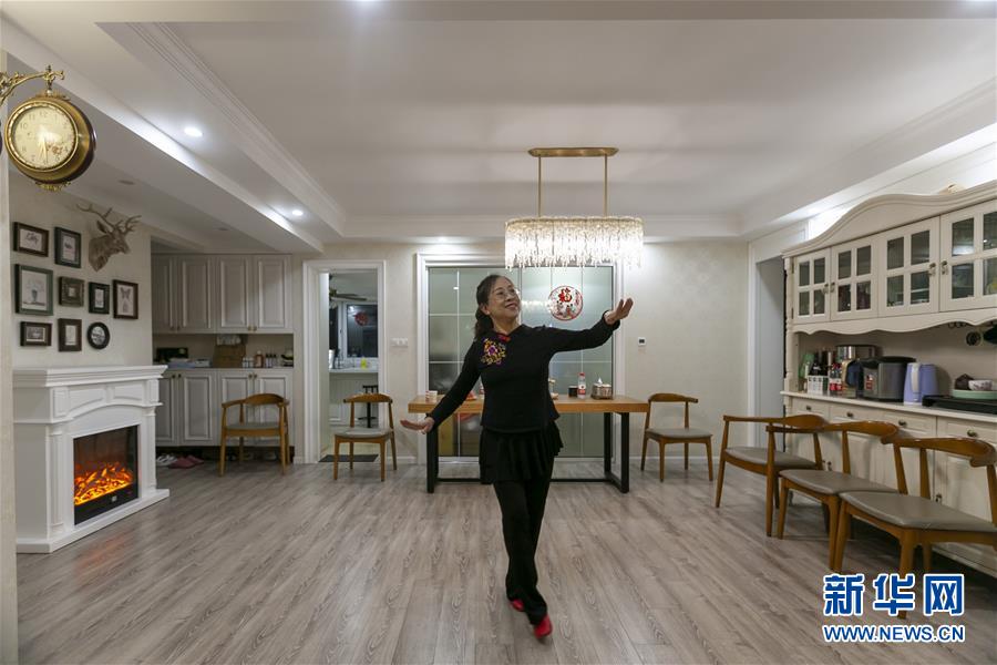 巜趁夫洗澡被公侵犯电影