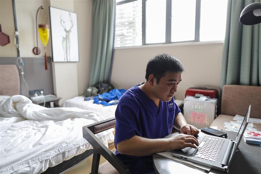 少妇被按摩师摸高潮了
