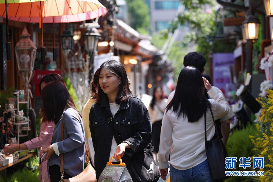 韩国美女被操到高潮喷水在线