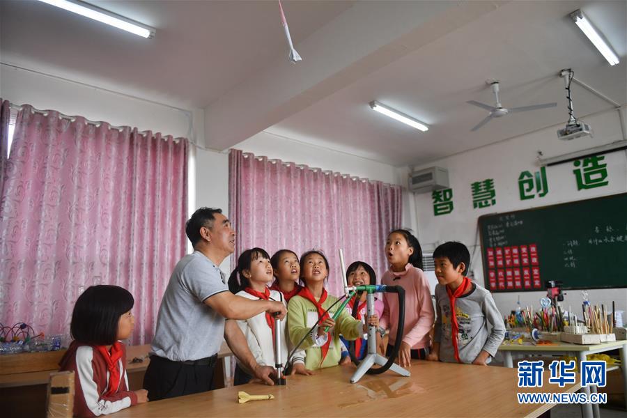 裸体老头与巨茎老头