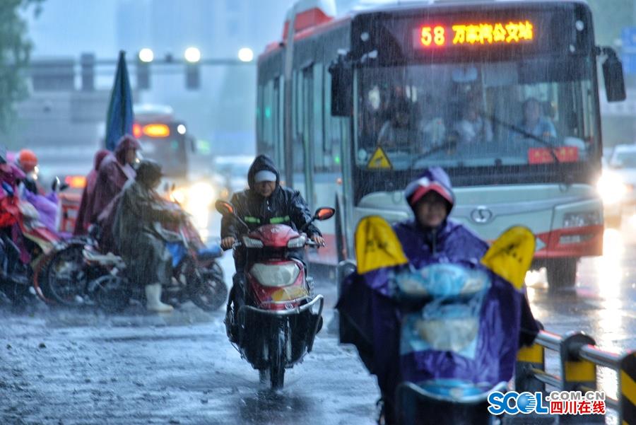 习近平总书记在深度贫困地区脱贫攻坚座谈会上的重要讲话引起强烈反响