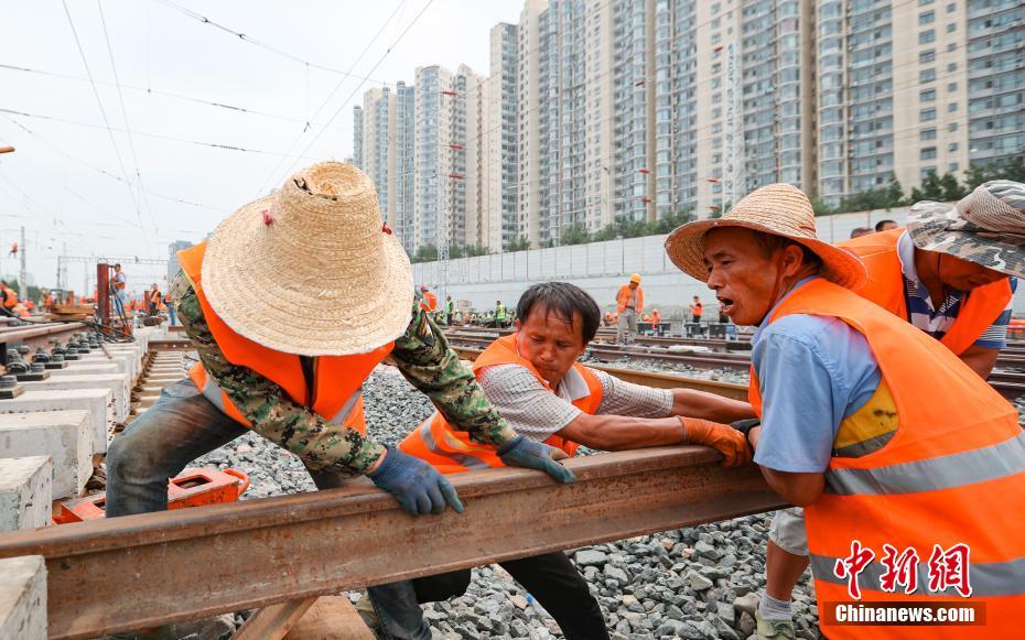 荷兰性培训机构性爱初次视频