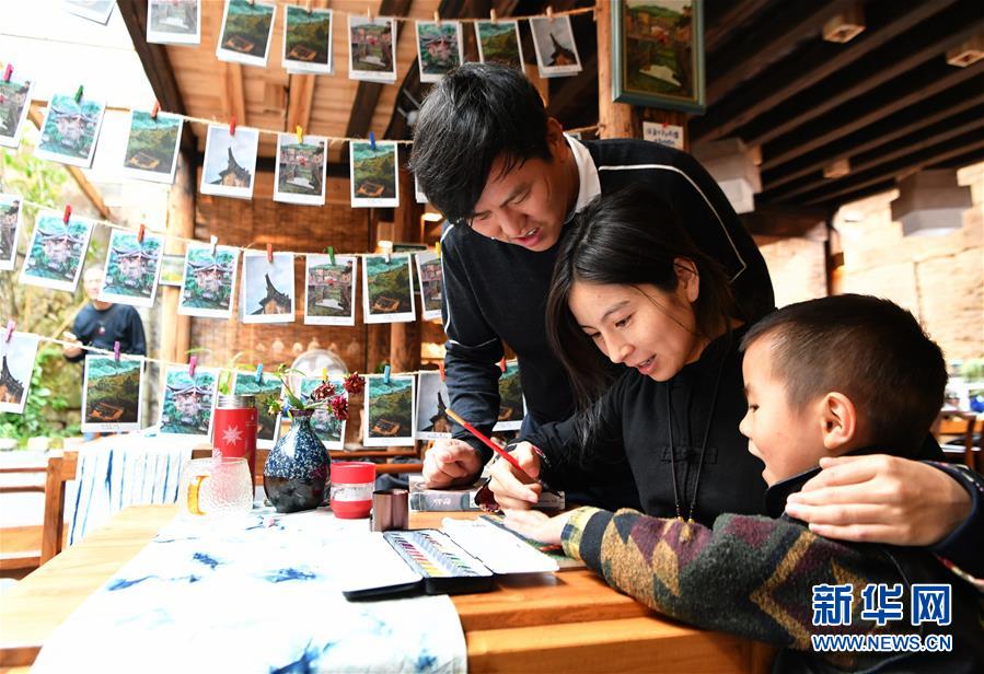 女人扒开屁股让男人捅