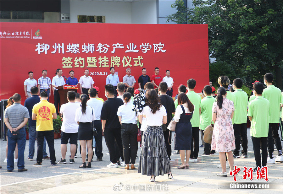 啊 用力 嗯 轻一点亲嘴