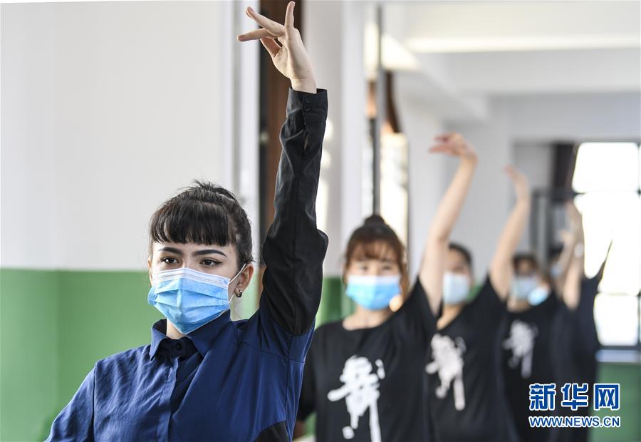 内谢人妻17P