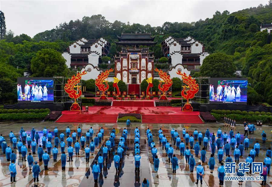 免費 成人 在線 視頻