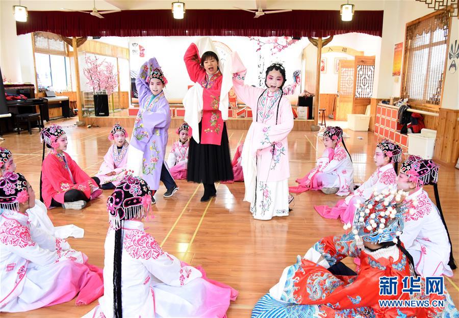 免费播放永久黄色视频