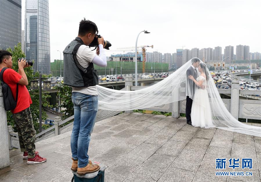 欧美三级跟韩国三级人妇