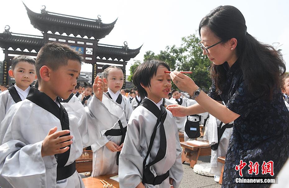 不知火舞和3孩公园h无遮挡