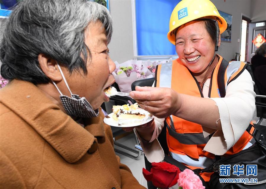特大黑人巨人吊XXXX